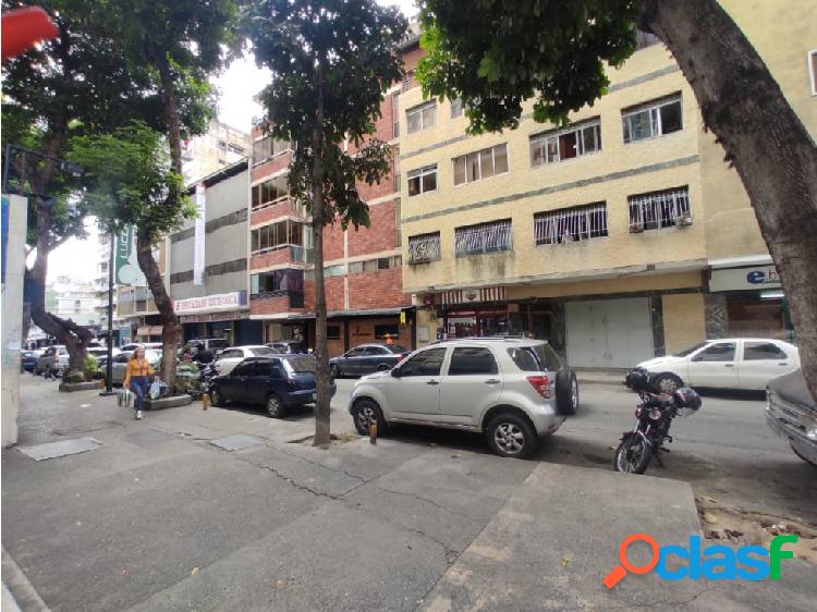 Alquilo local 170m2 2b Chacao 0553