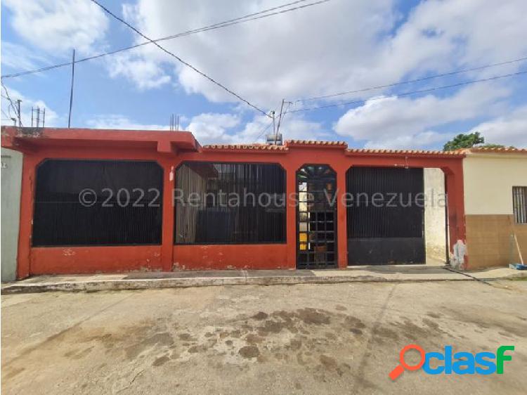 Maritza Lucena Vende Casa en Barquisimeto RAH: 23-7671