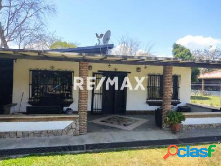 VENTA DE FINCA EN AGUIRRE MONTALBAN DE 1400 CON CASA DE 400