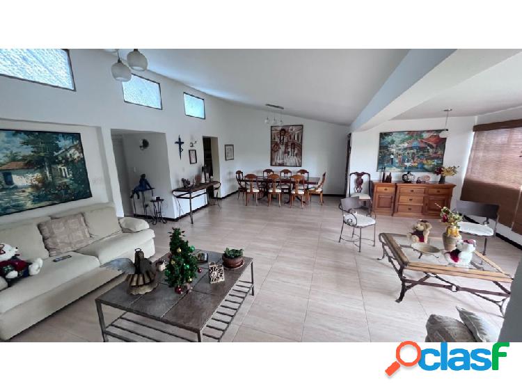 CASA EN VENTA URB. LA TAHONA CARACAS VENEZUELA