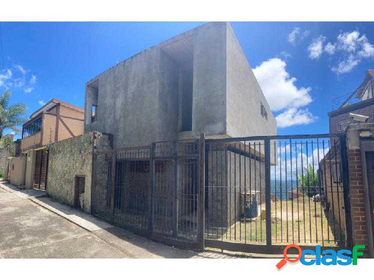 Vendo Casa 300m2 4h/3,5b/3pe en la Urb. Altos de Los