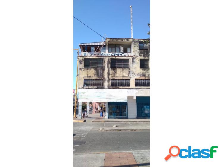 Se ofrece en Venta Local Comercial en Santa Rosa.