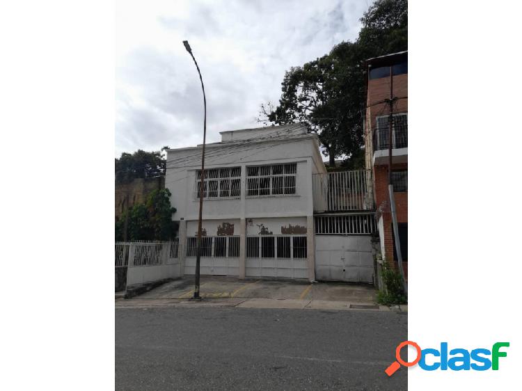 Se vende casa de 265 m2 con local comercial en Horizonte