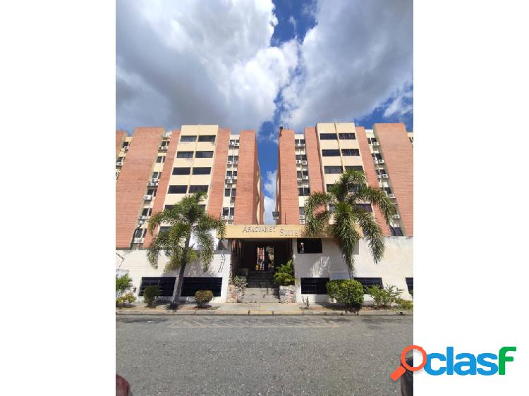 Apartamento en Res. Araguaney Suite, Naguanagua - 64 m² -