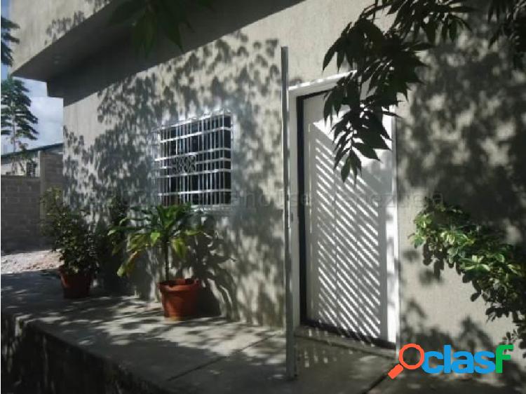 Casa en Alquiler Parroquia Santa Rosa Bqto #22-16491 $Mariel