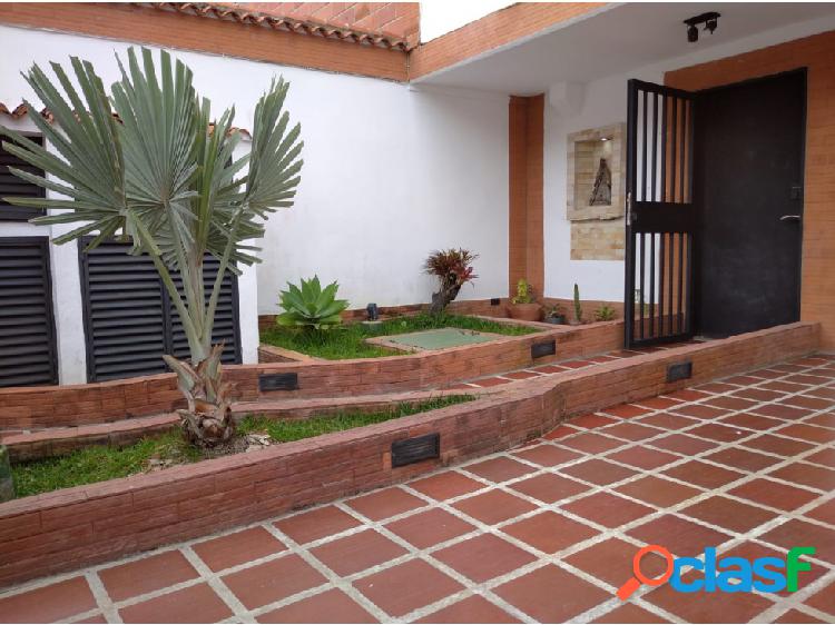 Casa en venta de dos niveles Conj res Sausalito Llano alto