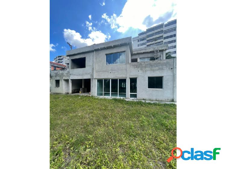 Casa en venta en Cumbres de Curumo 600mt2/6h+1s/10b/6p