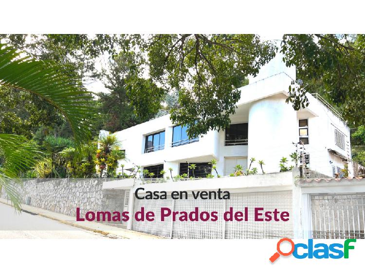 Casa en venta en Lomas de Prados del este con piscina y