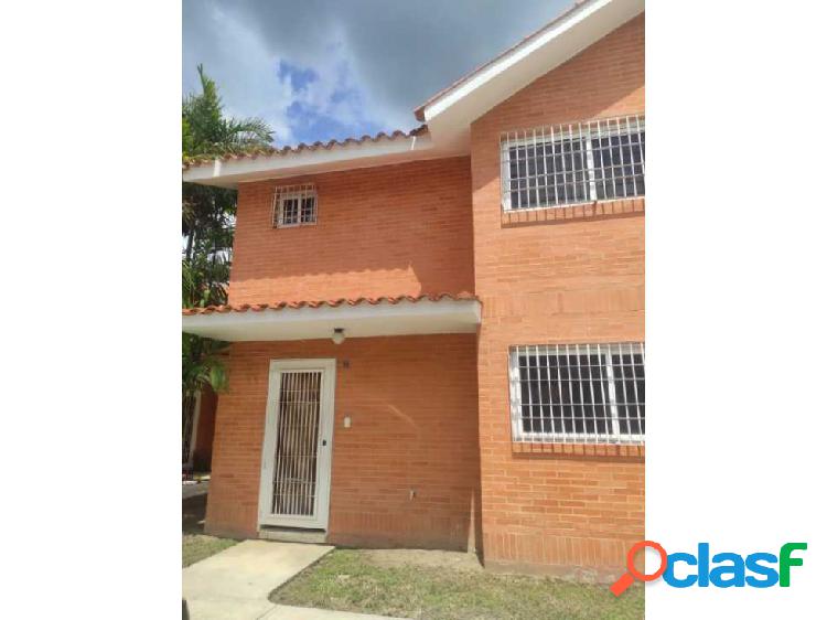 SE VENDE TOWNHOUSE LA CAMPIÑA