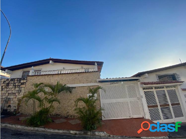 Vendo casa 400m2 5h/5b/3p Los Naranjos 5054