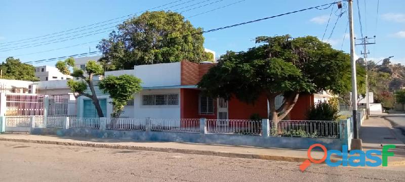 VENTA CASA EN ESQUINA PARA PROYECTO, REMODELAR,