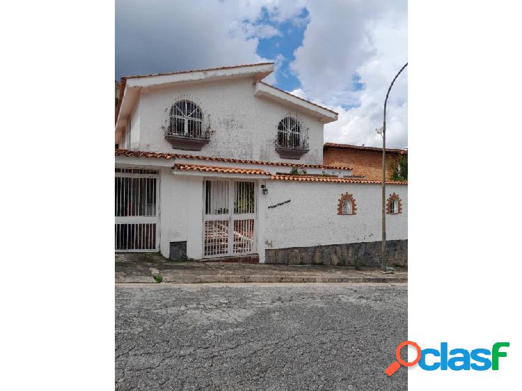 Venta de casa en Los Naranjos V.M