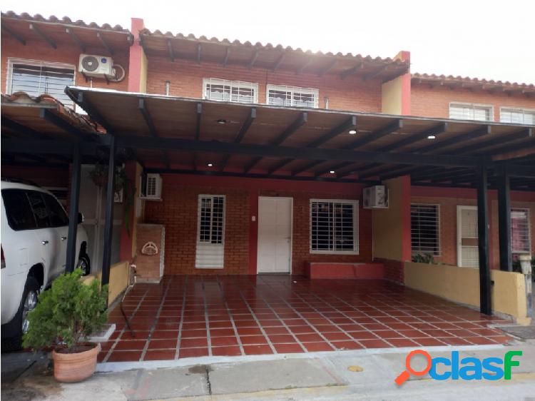 *Casa en Venta al Este de Barquisimeto, Cod # 23-12426