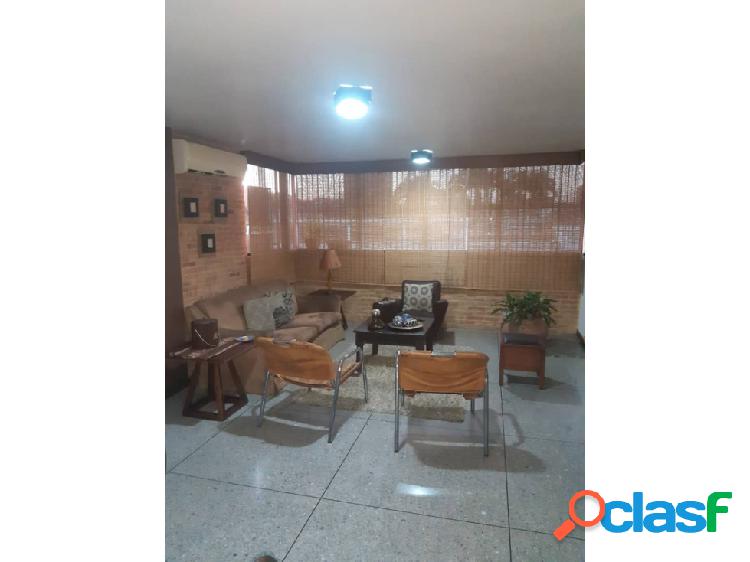 En Venta Moderno Apartamento en Guaparo C-6206897