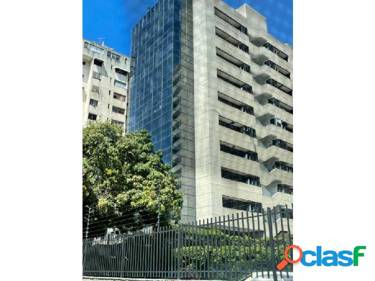 Se Alquila Oficina 170 M2 en la Urbanización Santa Eduvigis