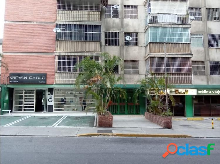 Vendo apto 70m2 1h/1b/1p Los Palos Grandes 0151