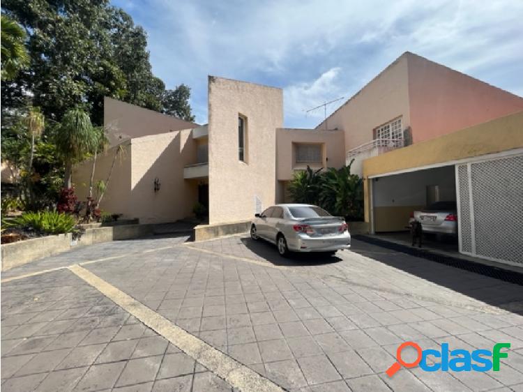 Ofrezco en VENTA bella casa en VALLE ARRIBA, calle ciegay