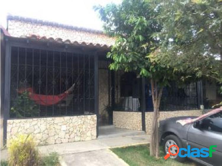 Casa en Calle Cerrada Av. La Montañita