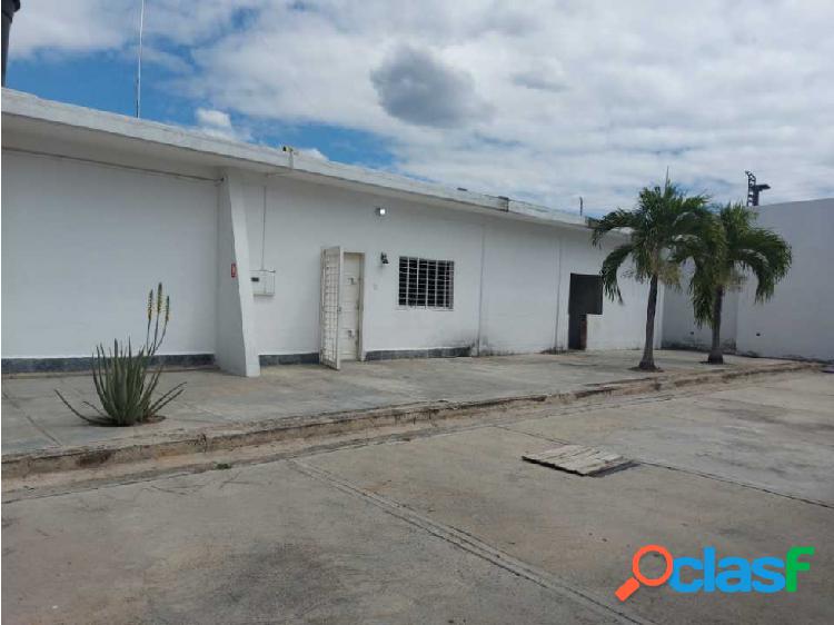 Casa con Galpon y oficinas en Venta en La Morita 1