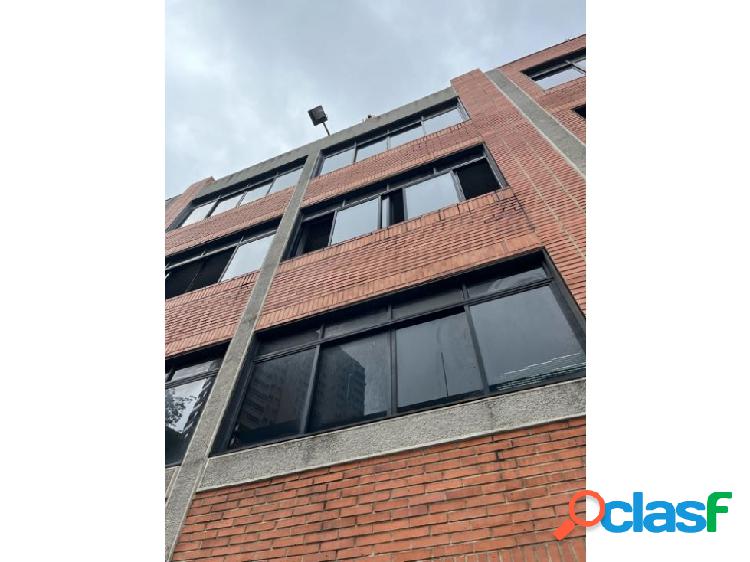 Se vende edificio industrial 3.200m2 Boleita Sur 1881