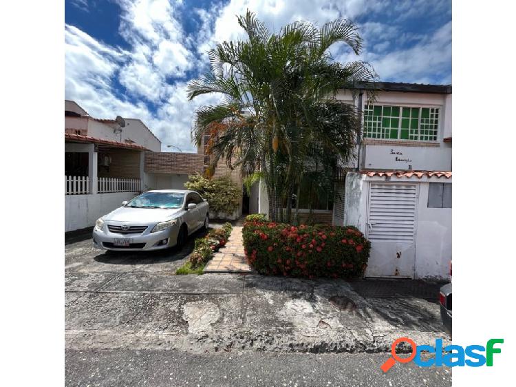 TOWN HOUSE CONJUNTO RESIDENCIAL LA ABADIA