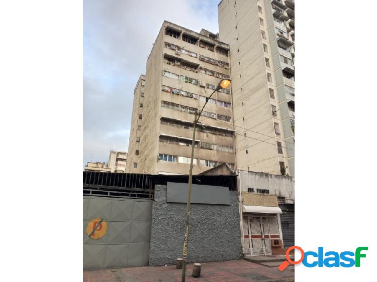 Apartamento en La Candelaria con Estacionamiento. (R.D)