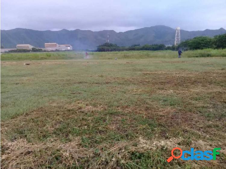 Venta terreno comercial en carretera nacional Caracas