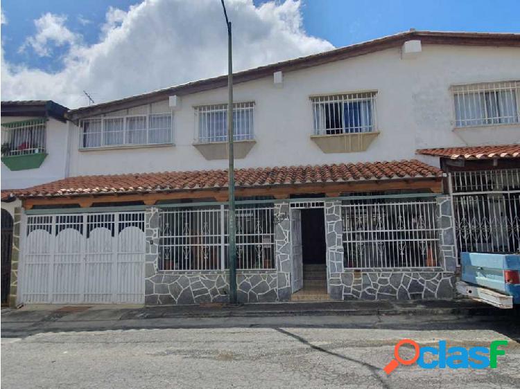 CASA EN VENTA - URB. MACARACUAY