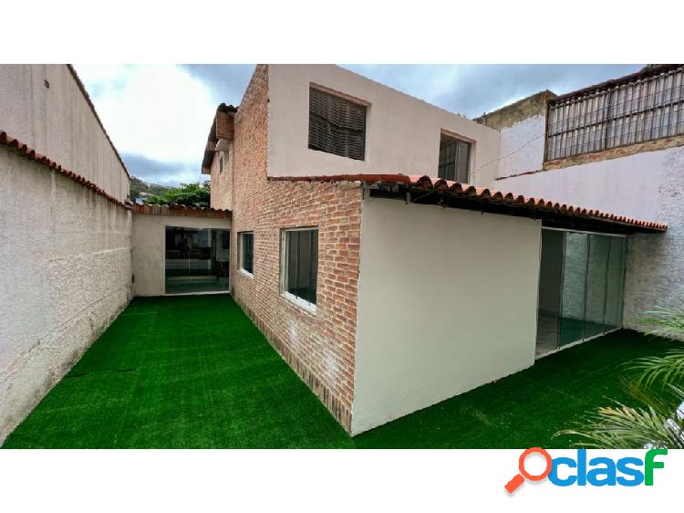 EN VENTA CASA ACTUALIZADA T.325 mts2 C.202mts2 SANTA FE SUR