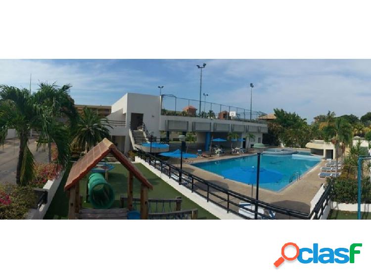 Venta de Casa Marina Club en Lechería 3H/4B/3E