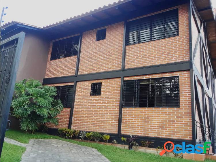 Casa en Urb La Entrada, Naguanagua - 1695 M² - FOC-1567