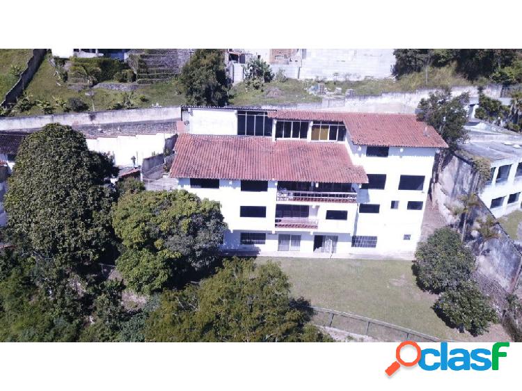 Casa en venta en La Lagunita 823m2 5h+s/4b+s/6p