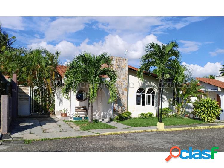 VENTA DE CASA COLONIAL CABUDARE 23-12319 YOLMAR M