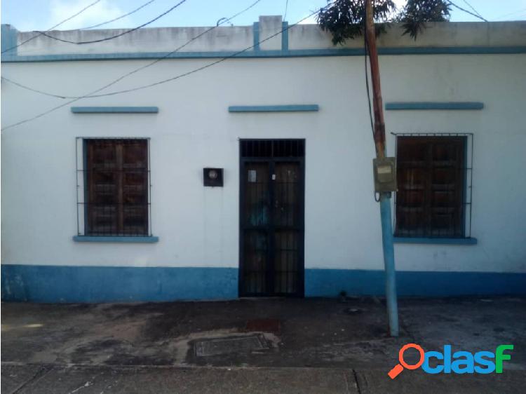 Venta de Casa con Terreno