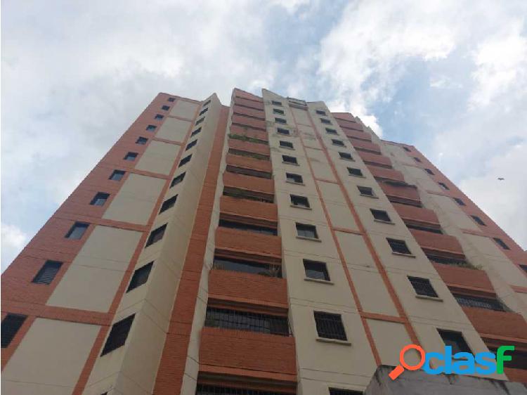 Apartamento de 90m2 en urbanización Los Caobos en Maracay