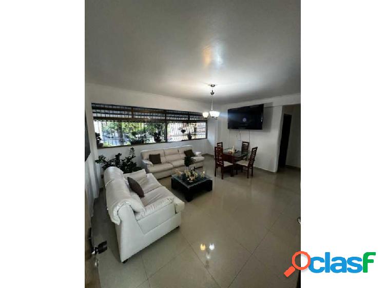 Se vende apartamento 84m2 2h/2b/0p Los Chaguaramos 2121