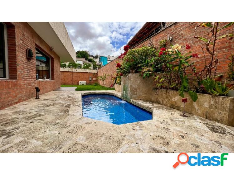 En venta Casa Prados del este 690 mts terreno 7H/7B/5P calle