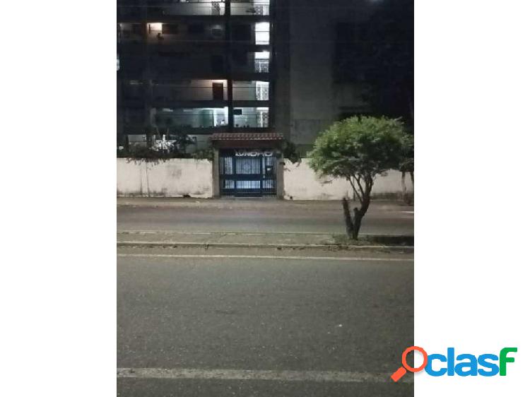 Venta de Apartamento en Caricuao UD5 82m2/3H/2B/1PE
