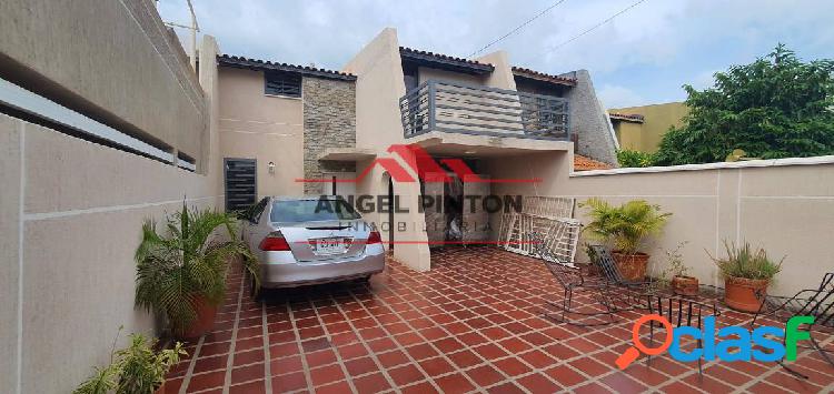 CASA EN VENTA EN LAGO MAR BEACH MARACAIBO API 3790