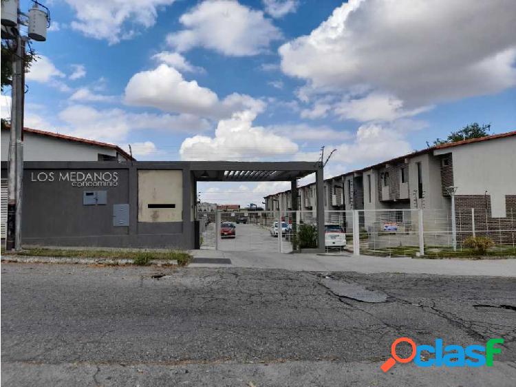Townhouse para remodelar en venta Conjunto Residencial Lios