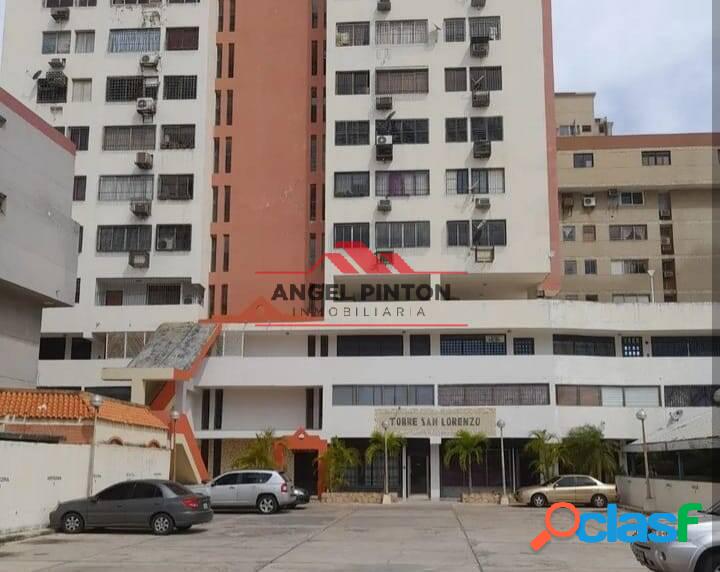 OFICINA EN VENTA AV BELLA VISTA MARACAIBO API 3803