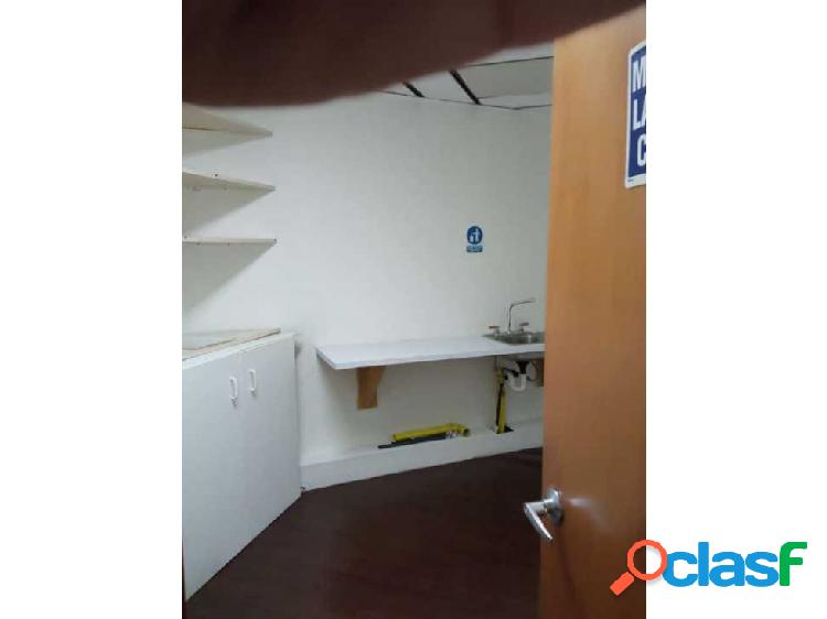 Alquilo oficina 70m2 Chuao 2897