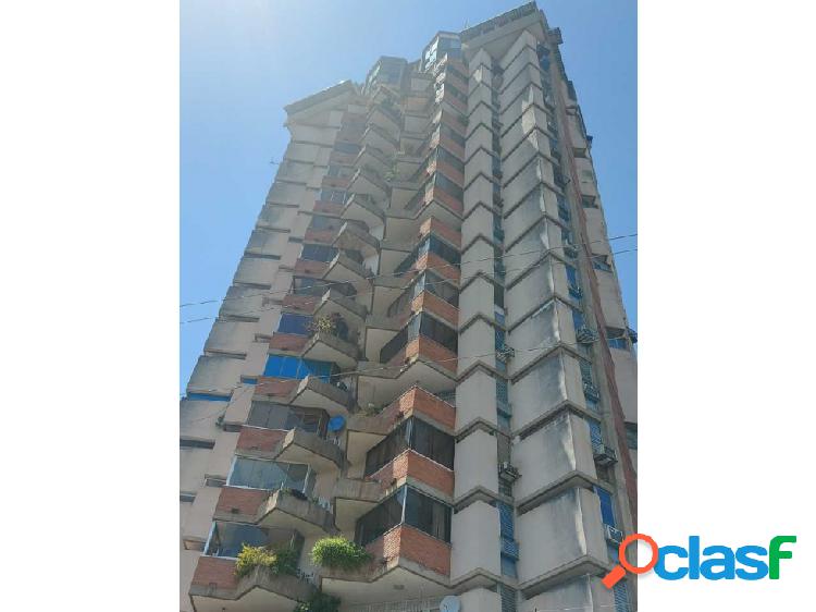 Apartamento de 140m2 en Urbanización Calicanto en Maracay