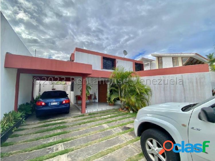 CASA EN VENTA BARQUISIMETO SANTA ELENA #23-18250 KAREN G