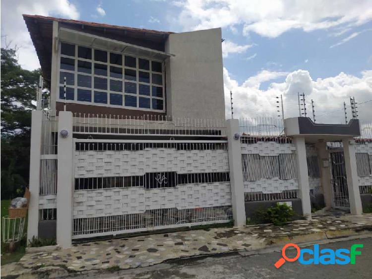 Casa con piscina Base Sucre, Maracay Aragua