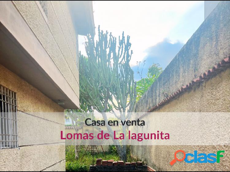 Casa de esquina en venta en Lomas de la Lagunita para