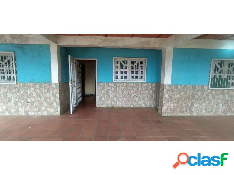 Se vende Casa 1250m2 4h/4b/5P Junquito