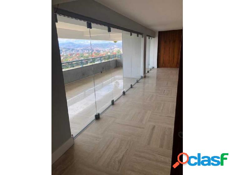 Sr vende apartamento 440m2/4H+2S/4.5B+S/2P. Altamira