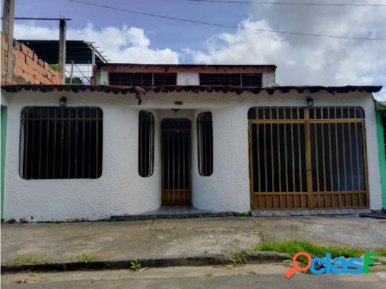 Venta casa 359m2/9h/7b/3PE Unare Puerto Ordaz Venezuela