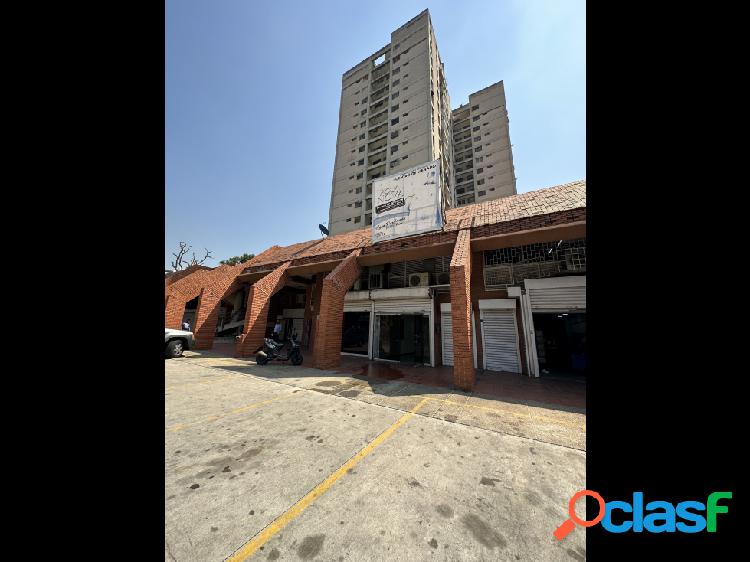 Venta de local comercial en Avenida los Ilustres, los